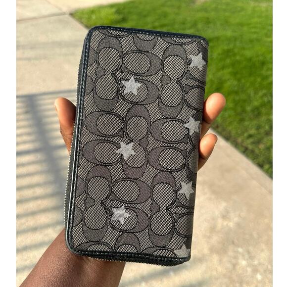 Coach Dempsey Large Phone Wallet In Signature Jacquard With Star Embroidery - Picture 16 of 16